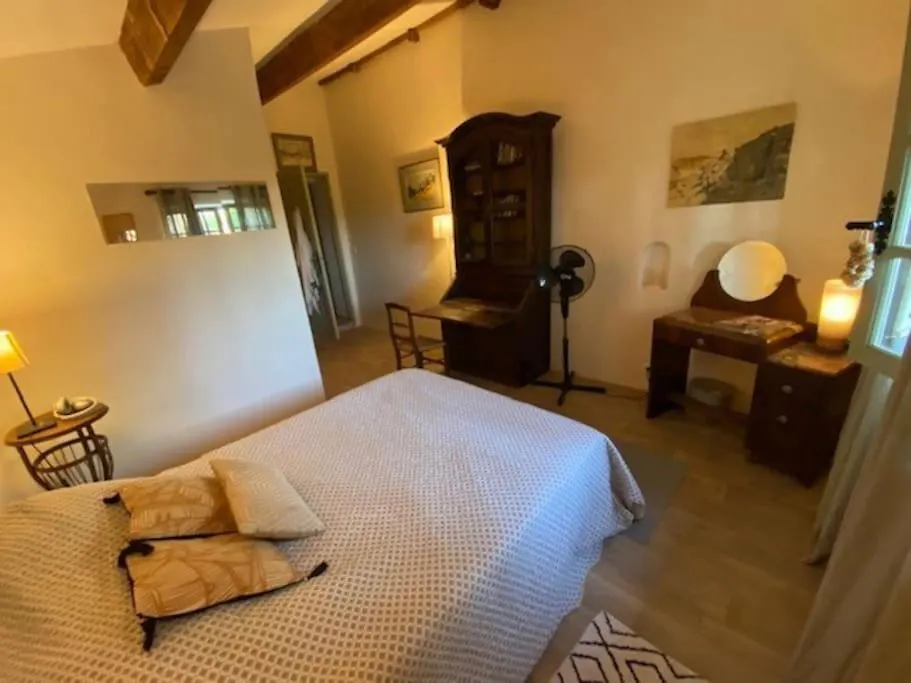 Castellet, Mas Provencal, Piscine Dans Les Vignes Villa Laouque