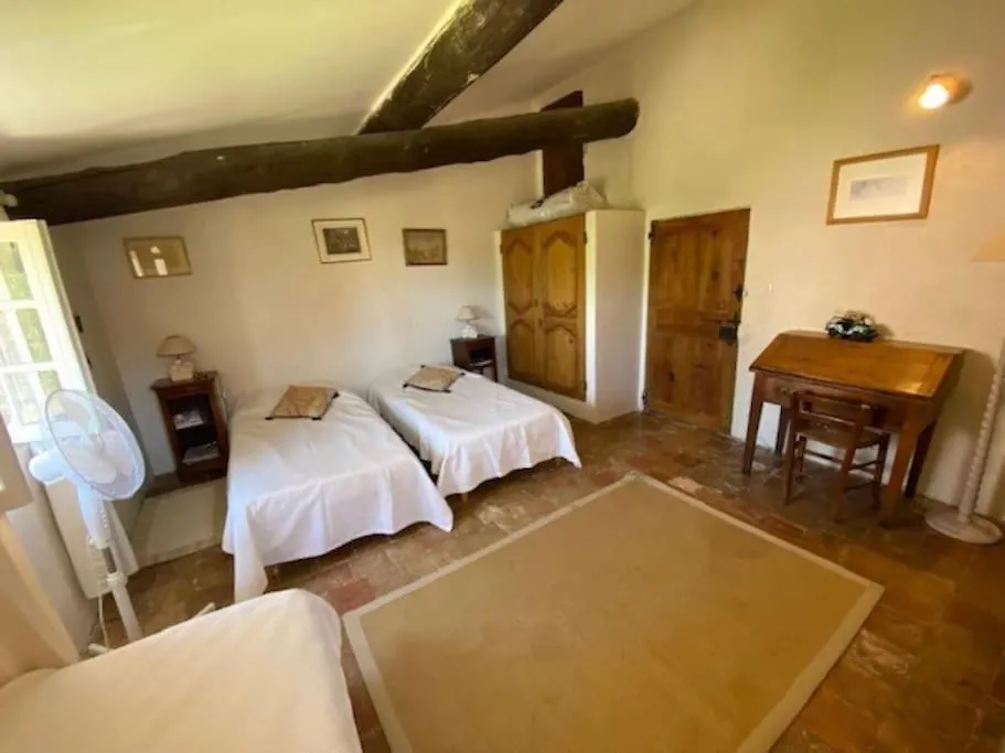 Castellet, Mas Provencal, Piscine Dans Les Vignes Villa Laouque France