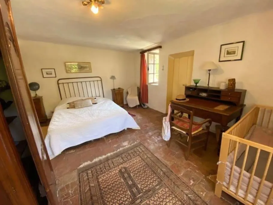 Holiday home Castellet, Mas Provencal, Piscine Dans Les Vignes Villa Laouque